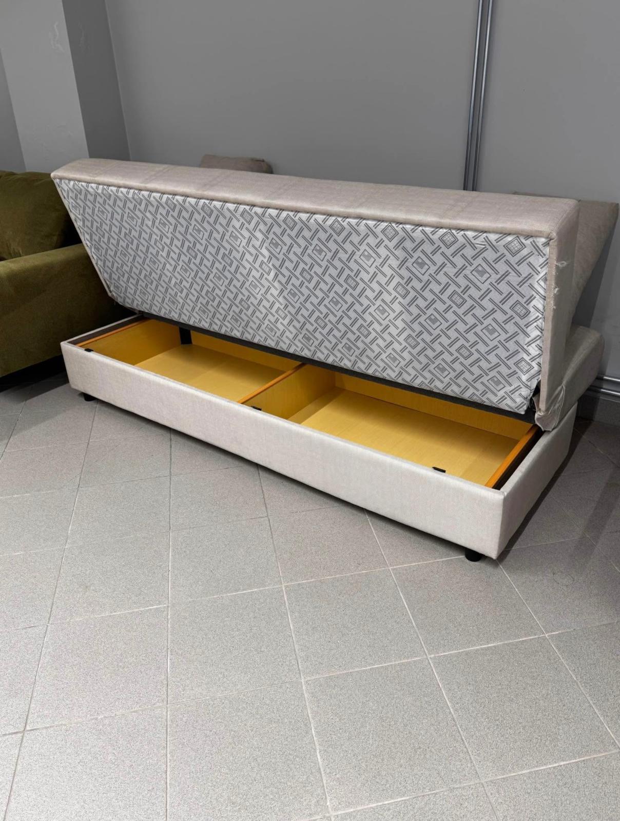 Dīvāns ar guļamo funkciju un veļas kasti