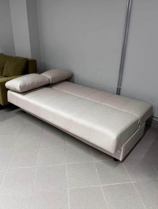 Dīvāns ar guļamo funkciju un veļas kasti