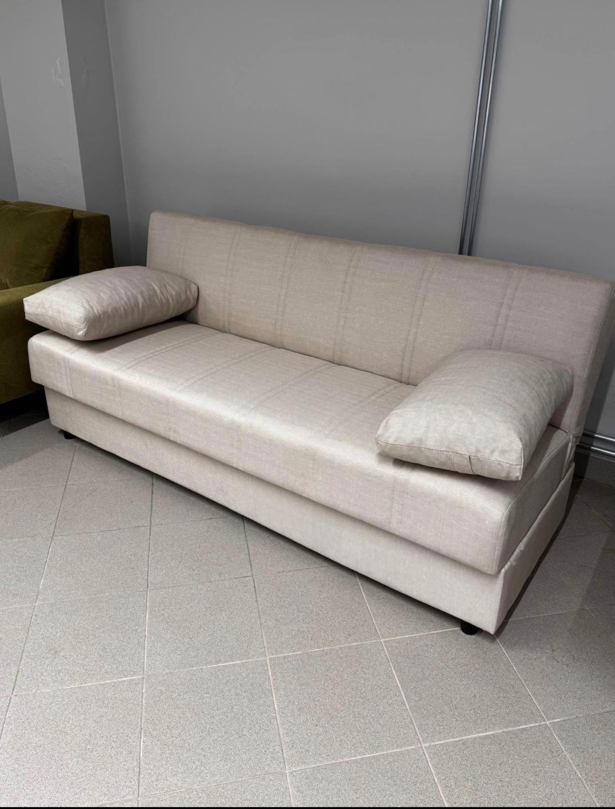 Dīvāns ar guļamo funkciju un veļas kasti