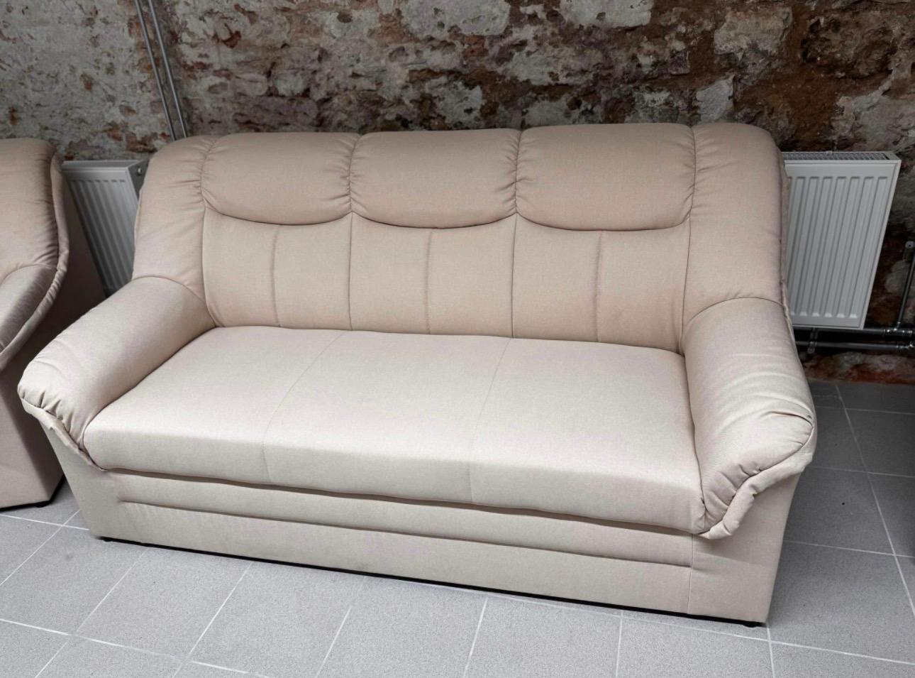Dīvāns ar atpūtas krēsliem