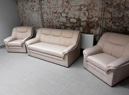 Dīvāns ar atpūtas krēsliem